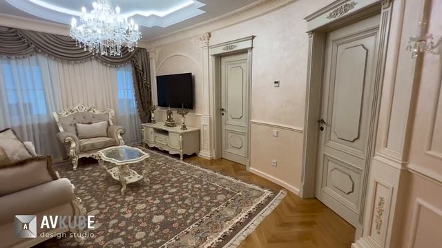 Трёхкомнатная квартира в классическом стиле в доме 1832 года
