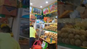 Улица еды в Дадунхай остров Хайнань, очень быстрый продавец.