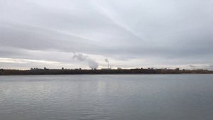 Новосибирск осенью. Берег реки Обь возле Бугринского моста.