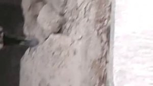 Гидравлический отбойный молоток в действии