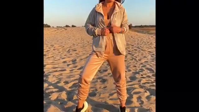 Женский велюровый костюм бежевый смотреть онлайн