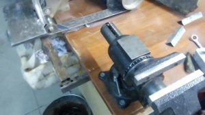 Обзор Тиски зубр 32712-100