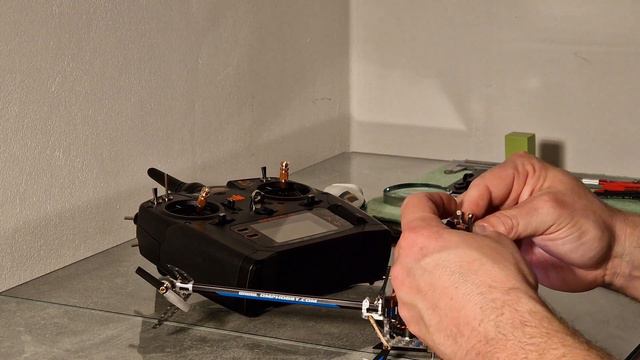 OMPHOBBY M1 EVO easy setting, servo & pitch setting смотреть онлайн