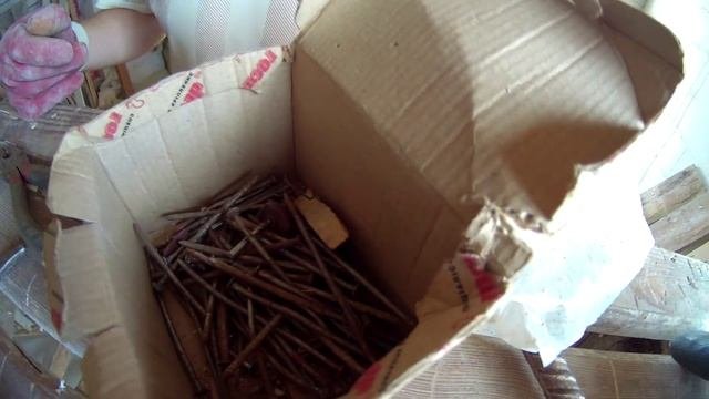 Стройка из разобранных поддонов паллет