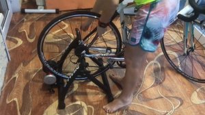 B’twin in’tide 100 Распаковка, обзор, первый тест на ШУМ от велостанка!!! Самый бюджетный вариант.