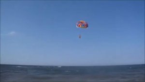 Катание на парашюте. Прикол, ЖЕСТЬ 2014.
