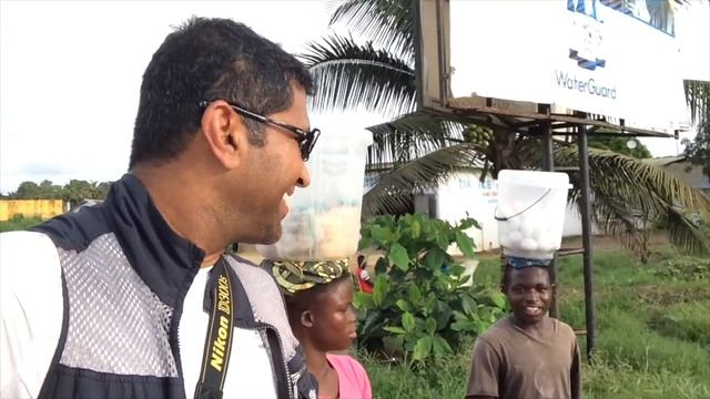 Walking to Centre of Monrovia, Liberia смотреть онлайн