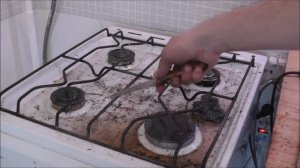 Как очистить решётку газовой плиты от жира с помощью моющего средства за 100 рублей ?