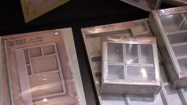 Tim Holtz Ideaology CHA 2014 booth смотреть онлайн