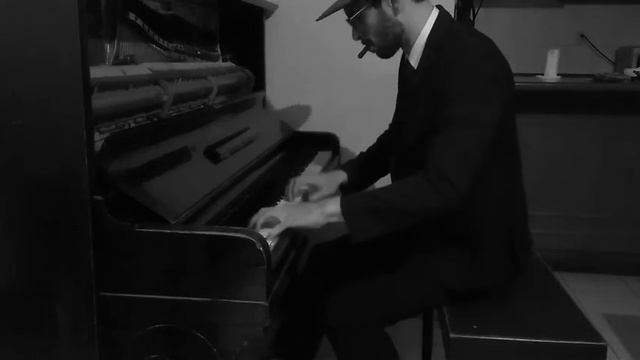 Gangster Plays GANGSTA'S PARADISE - Piano Cover