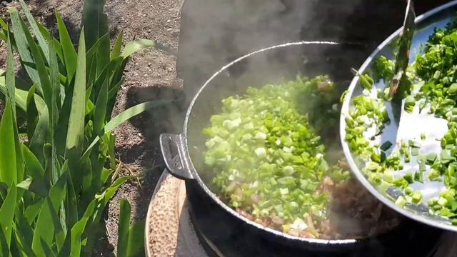 ВКУСНАЯ СОЧНАЯ ФАРШИРОВАННАЯ КУРОЧКА В ТАНДЫРЕ #курочкагриль#тандыр#пп#вкуснотеево# смотреть онлайн