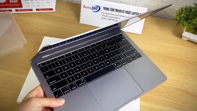 Trên tay Đánh giá Macbook Air 2019 - Có nên mua hay không? [Laptop 360] смотреть онлайн