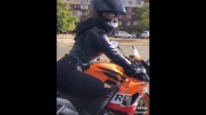 Красивые девушки на мотоциклах! Лучшая подборка из Tik Tok 2020