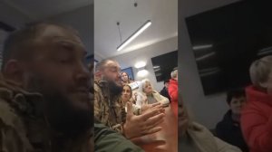 Вояка ВСУ подробно рассказывает, как украинские власти бросают своих солдат на деньги.