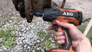 Видеообзор гайковерта AEG BSS18C12ZBL-0