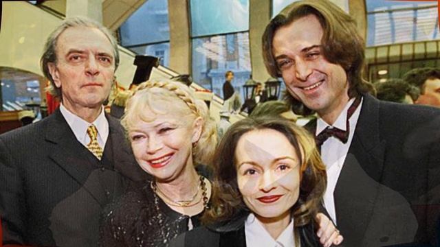 Полюбил в 15, женился в 21, и уже более 30 лет счастлив в браке – Александр Лазарев-младший смотреть онлайн