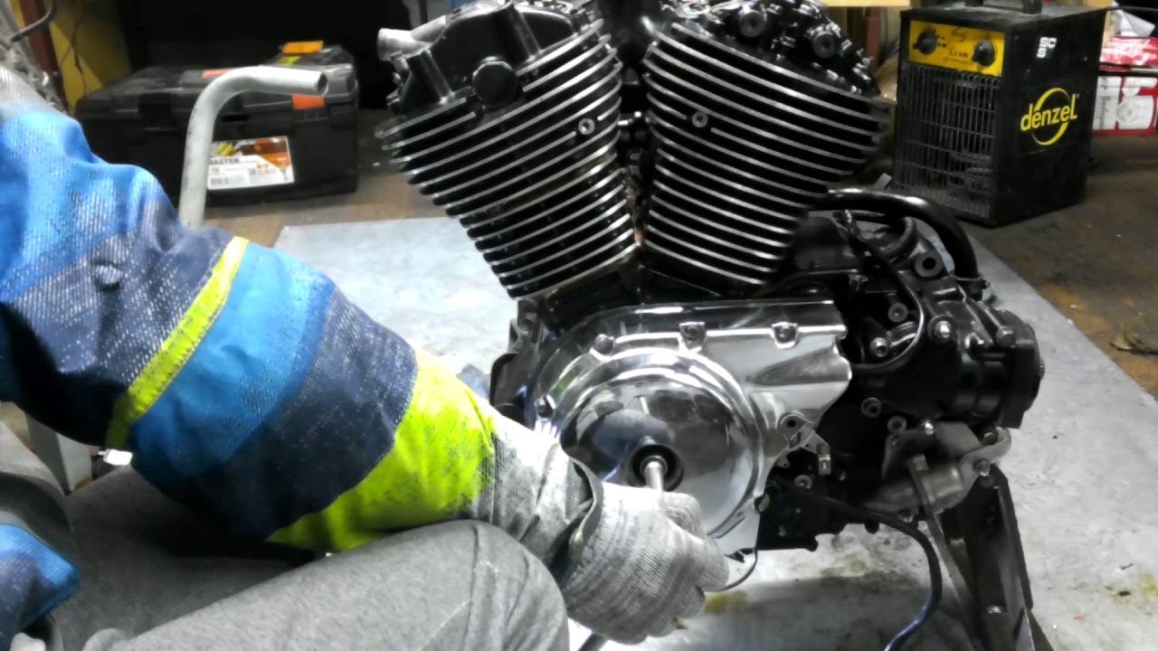 Регулировка клапанов Suzuki VL800 смотреть онлайн