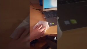 Когда решил протереть влажной салфеткой ( tiktok: vkomok)