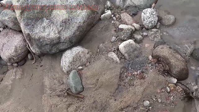 Топазы и изумруды возле речки