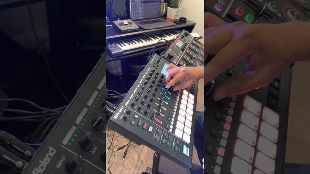 MC-707 | RC-505 MK II - Gemini II - Alok Verma @rolandglobal @sEElectronicsofficial смотреть онлайн