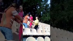 Клип Монатик Кружит очень класное видео и танец!!!