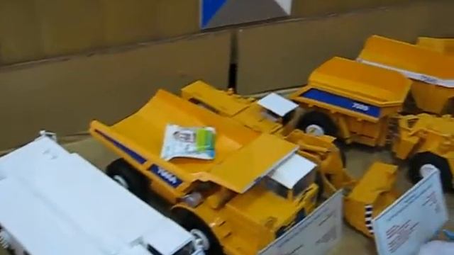 Игрушки самосвал БЕЛАЗ (БЕЛАРУСЬ) смотреть онлайн