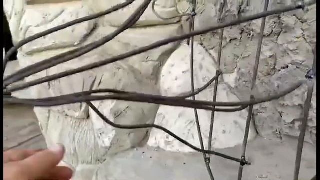 оформление барбекю, скульптура головы быка герб на трубе камина. работа мастерской Бека . смотреть онлайн