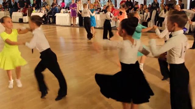 VIVAT-DANCE LINE 25.11.2018 ювеналы 1 Н Джайв смотреть онлайн