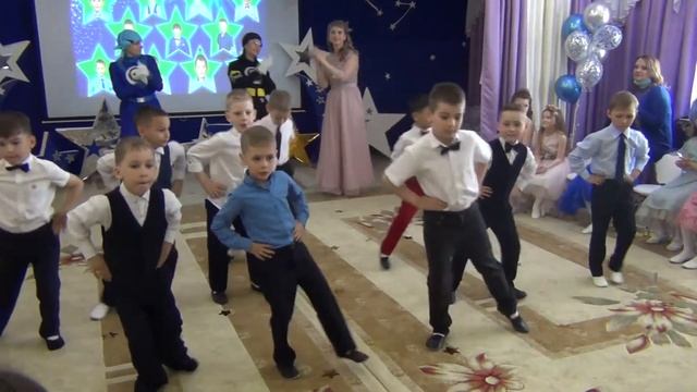 Выпускной группа "Белоснежка" смотреть онлайн