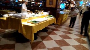 Ужин в ресторане во время Экскурсии из Хуньчуня в термальные источники МДМ и Вечерний Янцзы