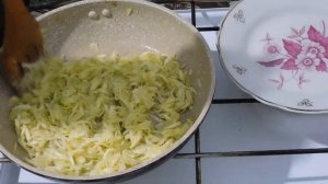 Омлет с кабачками и сыром на сковороде. Вкусно и максимально просто!