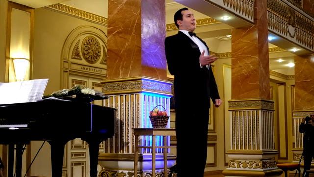 Олег Татамиров  «Надо мной небо синее»