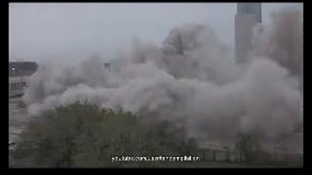 Как падают дома