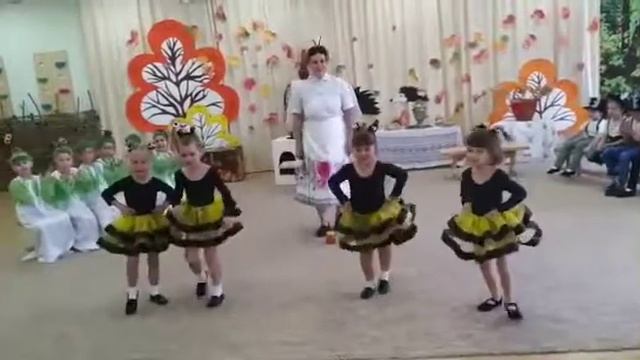 Праздник осени в гостях у Мухи-цокотухи. Старшая группа смотреть онлайн