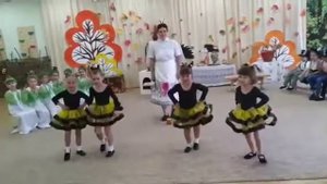 Праздник осени в гостях у Мухи-цокотухи. Старшая группа