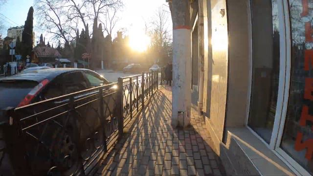 Ялта круглый год / Ялта 365 дорога от набережной смотреть онлайн