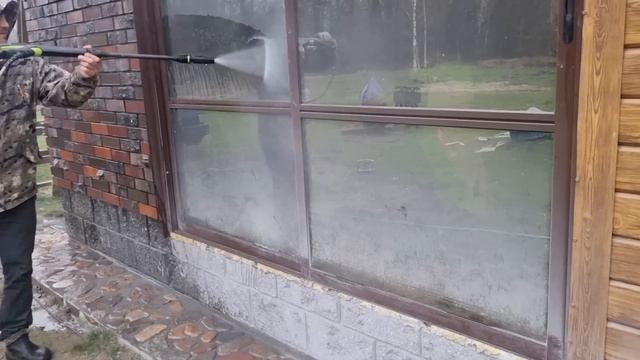 Зарыбление пруда необычной рыбой. Цоколь из демлера облицовываем натуральным камнем. смотреть онлайн