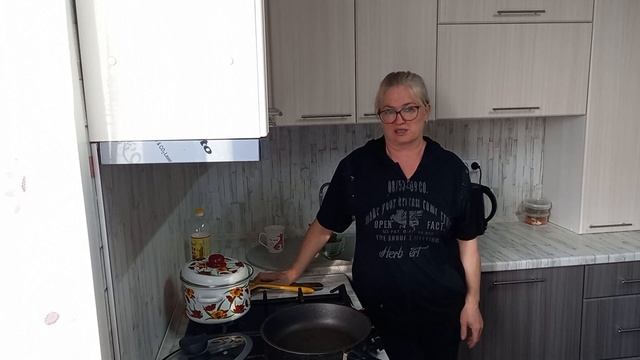 КАК ВЫЖИТЬ НА 333 РУБЛЯ В НЕДЕЛЮ| 1-Й ДЕНЬ ВЫЖИВАНИЯ смотреть онлайн