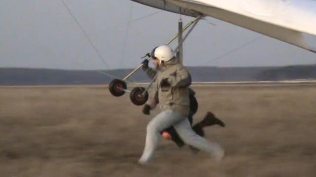 Запрыгивание на дельтаплан смотреть онлайн