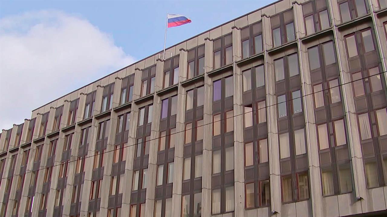 В Совете Федерации одобрили законопроект о едином пособии в связи с рождением и воспитанием ребенка