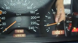 медленно сбрасываются обороты