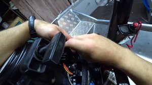 Установка реле регулятора(выпрямителя) с алиэкспресс на лодочный мотор Suzuki DT 9.9-20 BS