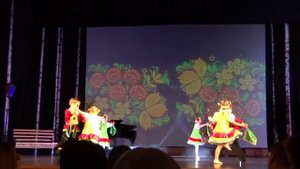 Детский танец с балалайками. Музыкальный руководитель Сергеева Ирина Ивановна.