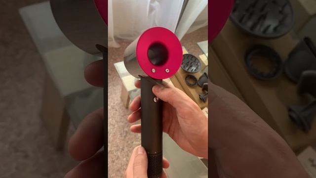 Фен Dyson Supersonic HD08 Фуксия смотреть онлайн