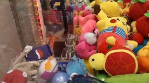 ИГРАЕМ В АВТОМАТЕ ХВАТАЙКА / ВЫИГРАЛИ ИГРУШКУ ФЕЮ !!!! КРУТО!!!