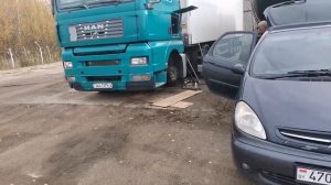 Готовлю машину к рейсу. МАН ТГА замена тормозных дисков. меняю сайлентблок полуприцепа.
