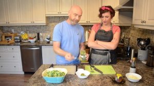 Мужской салат. Муж готовит. Салат из брокколи рецепт.