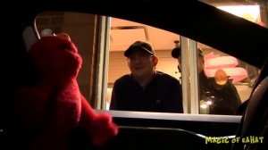 Элмо подъехал в МакАвто Пранк