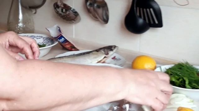 68/Рецепт скумбрии в духовке запеченную в фольге. смотреть онлайн