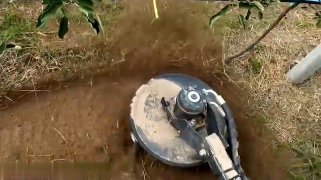 Фреза для приствольной обработки почвы в ягодниках,садах и виноградников с ручны.mp4 смотреть онлайн